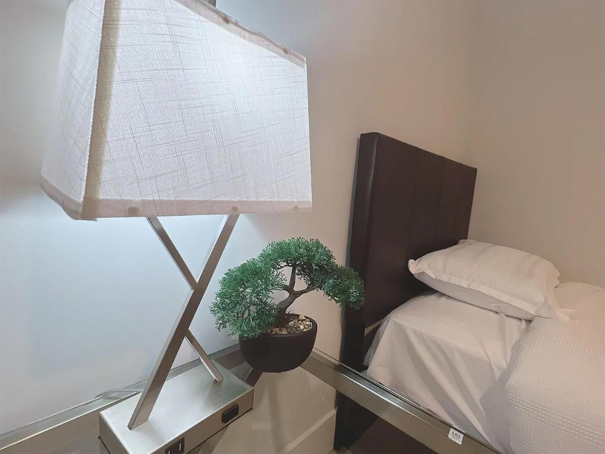Lux Property Great For 1 To 8 Guests-Family Trip ,5Beds 2Rooms Staycation With Gym And Ev, Proximity To Downtown And Beaches เวสต์ปาล์มบีช ภายนอก รูปภาพ